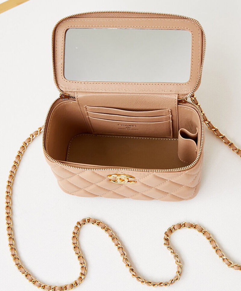 Chanel Clutch With Chain AP4168